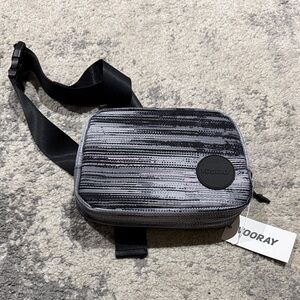 VooRay Black and Gray Belt Bag NWT